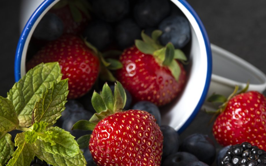 The global berry market is experiencing uneven fluctuations